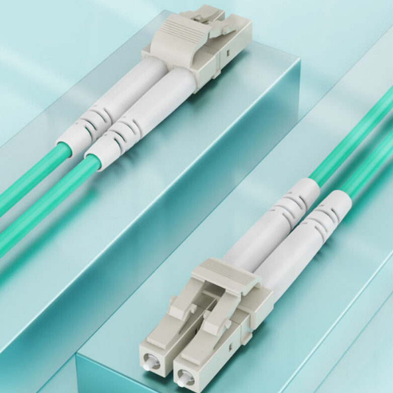 PVC / LSZH / OFNP / OFNR / Plenum Fiber Optic Patch Cord สําหรับผลงานที่ดีที่สุด